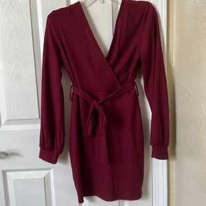 Yoins, sweater dress with sleeves, low cut back, size medium, wine red color